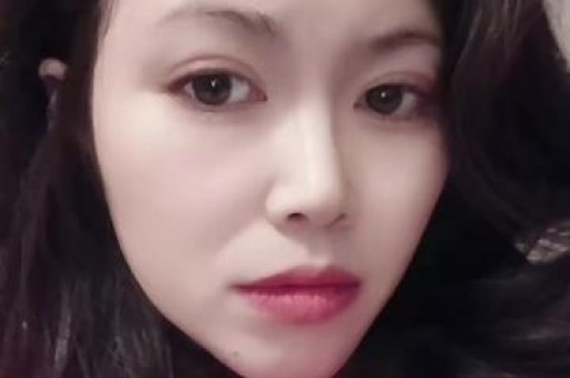 李嘉欣许晋亨合体看演唱会夫妻俩手牵手好甜55岁状态超好
