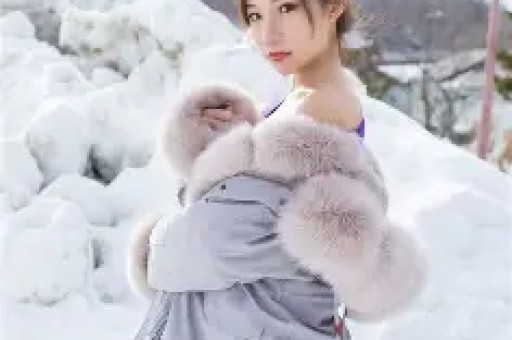 女网红开绿茶速成班称已售15万人 亲身示范眼神话术拿捏男性 多平台回应：确认违规已处罚